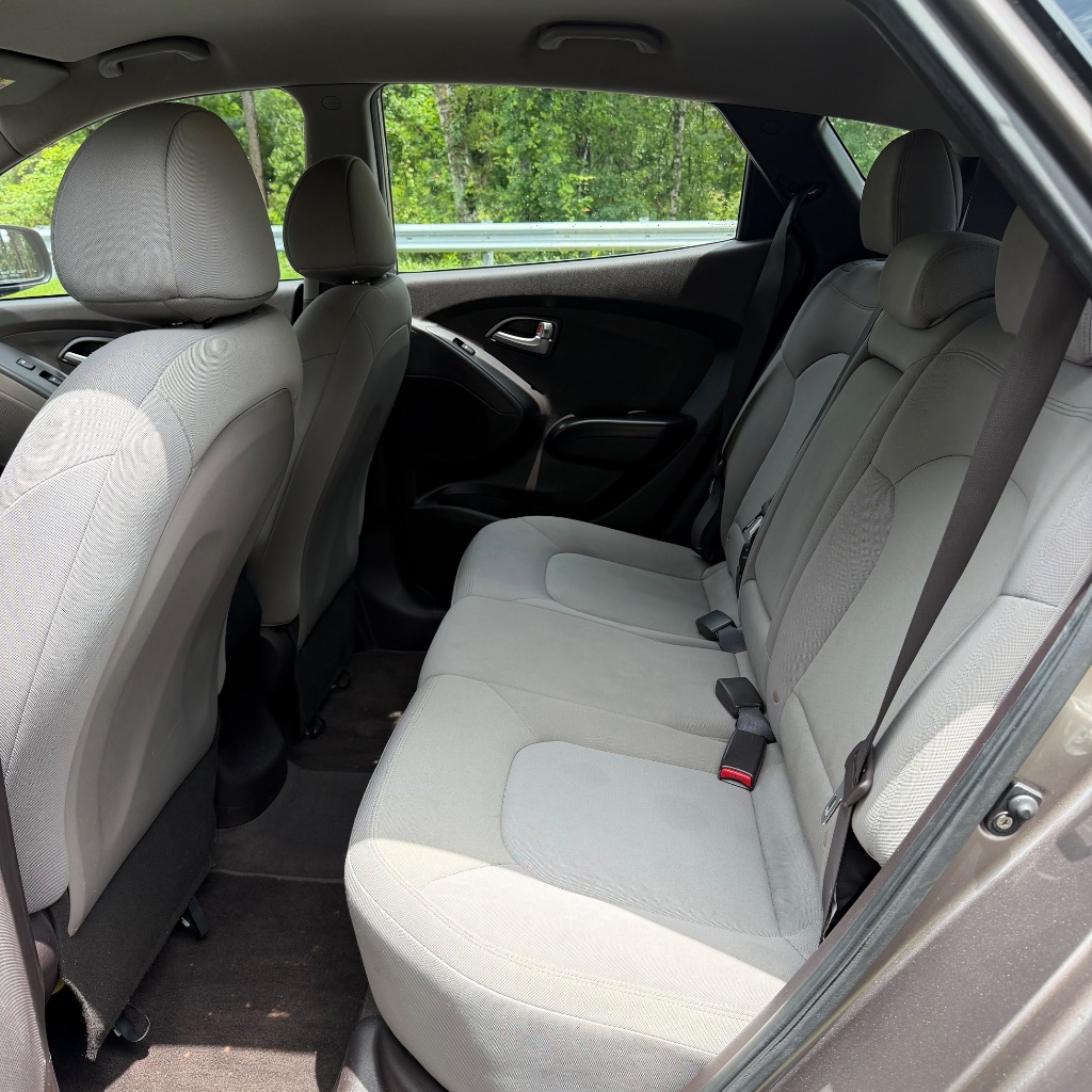 2011 Hyundai Tucson GL - Photo 12