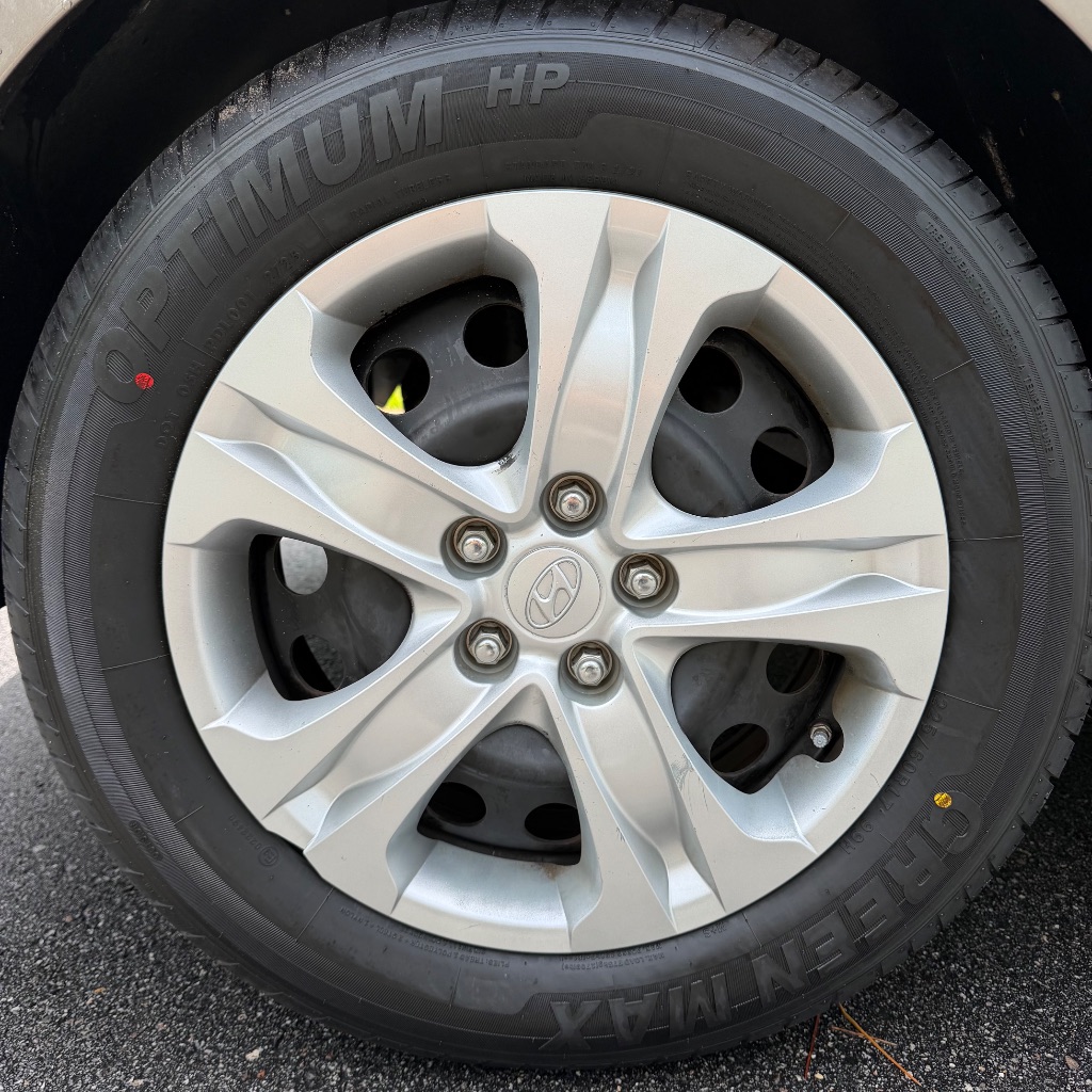 2011 Hyundai Tucson GL - Photo 21