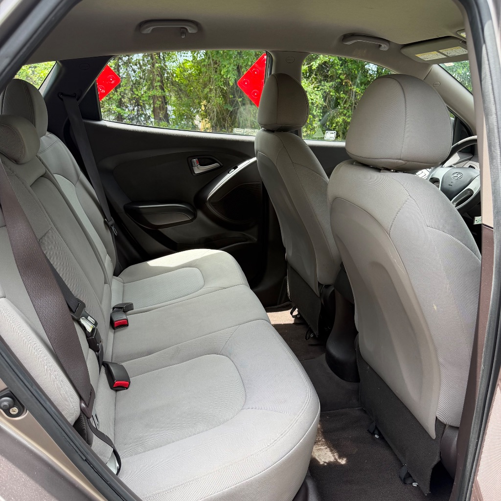 2011 Hyundai Tucson GL - Photo 15