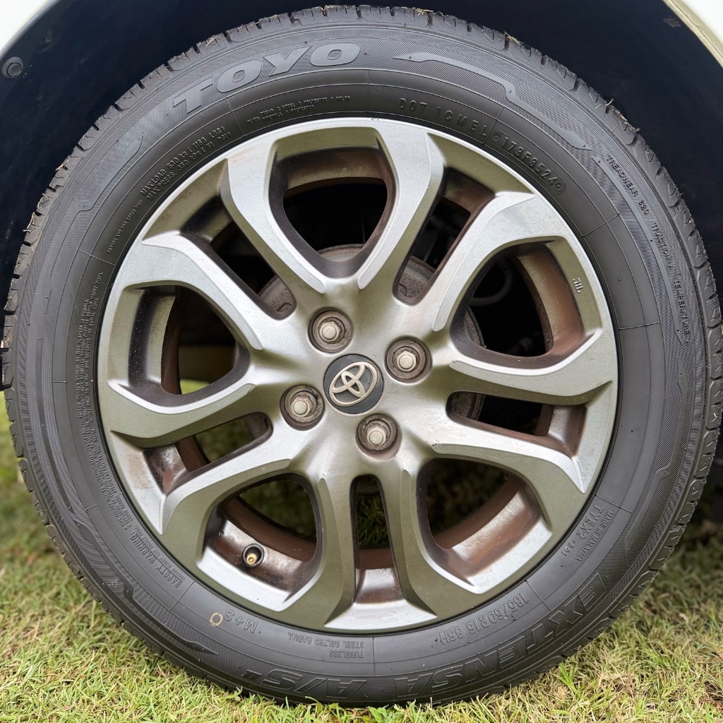 2019 Toyota Yaris LE - Photo 29