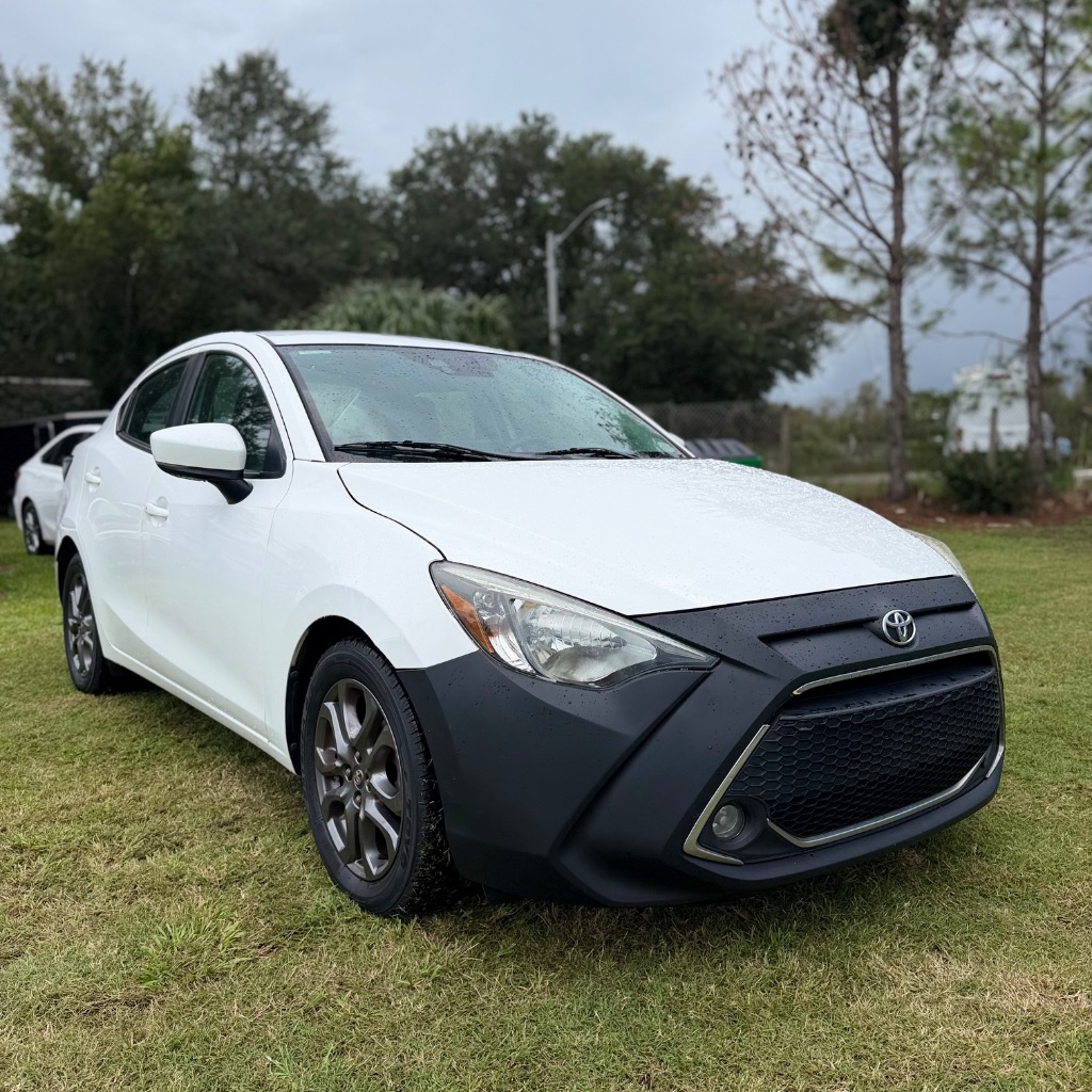 2019 Toyota Yaris LE - Photo 7