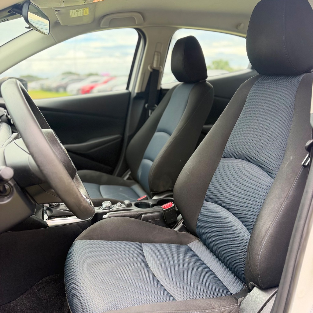 2019 Toyota Yaris LE - Photo 9