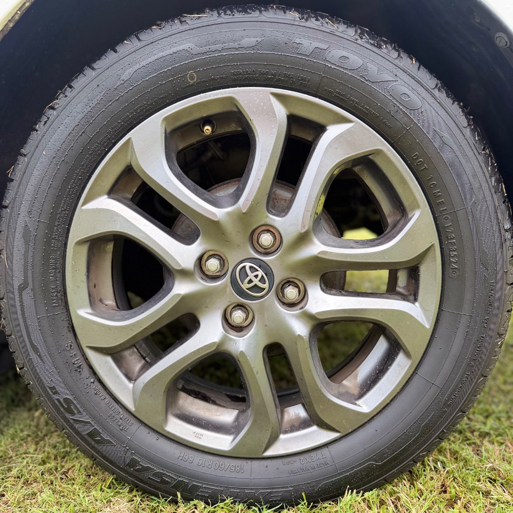 2019 Toyota Yaris LE - Photo 28