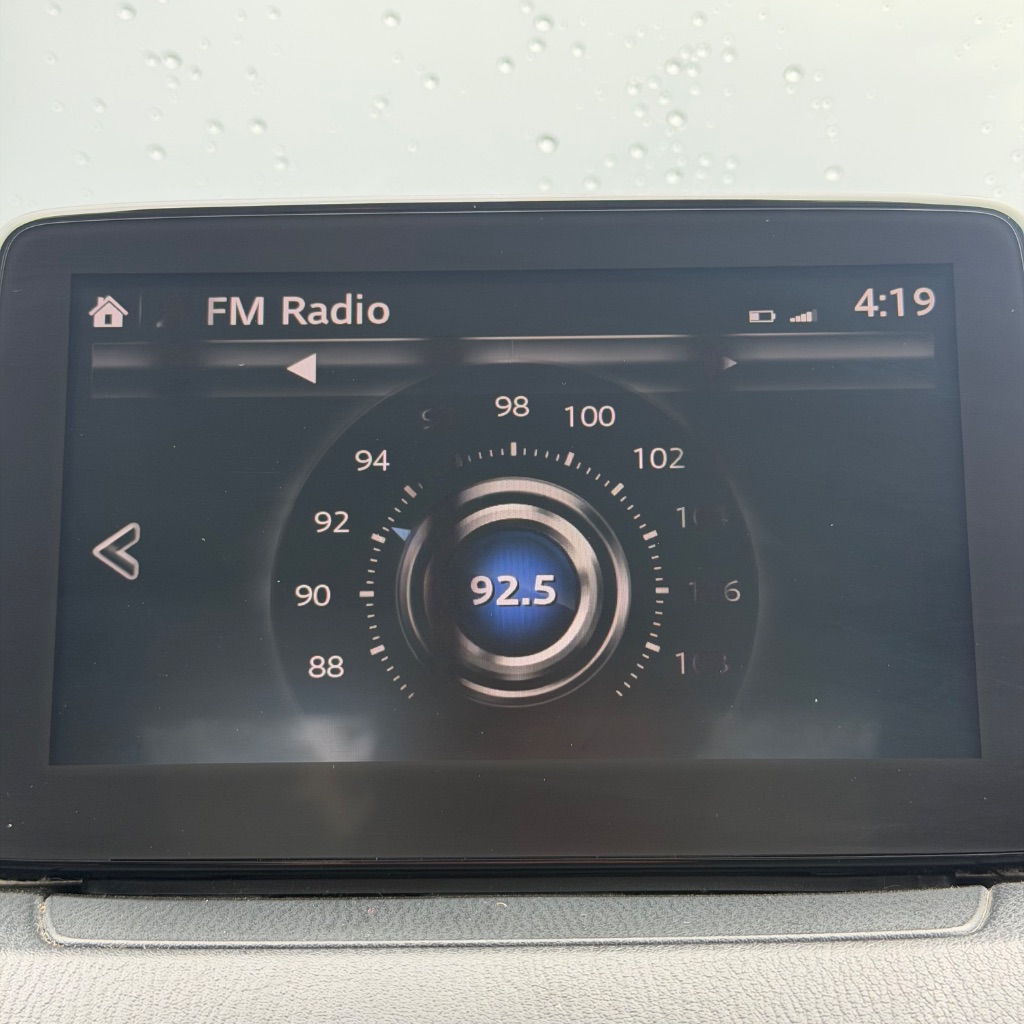 2019 Toyota Yaris LE - Photo 24