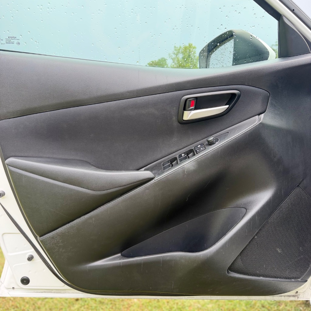 2019 Toyota Yaris LE - Photo 11