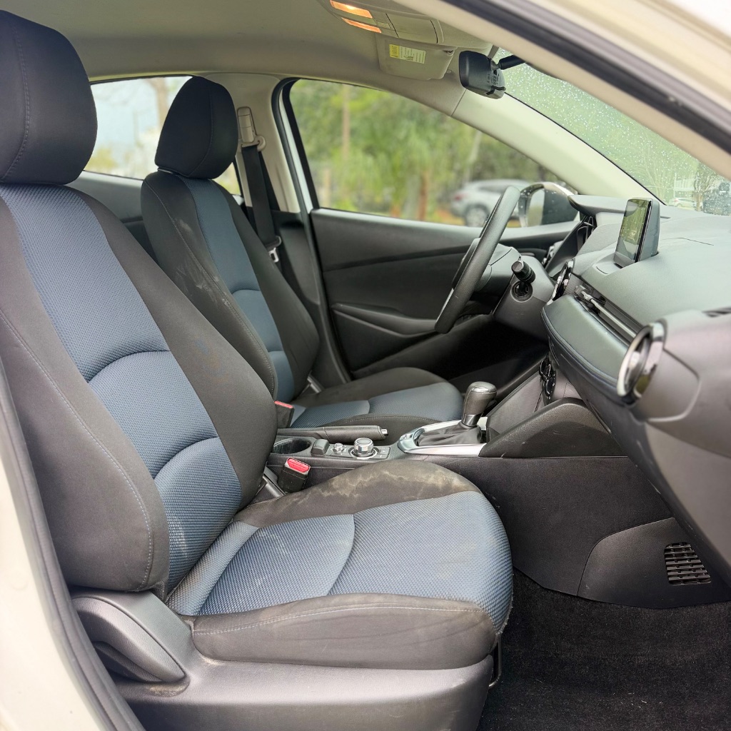 2019 Toyota Yaris LE - Photo 17