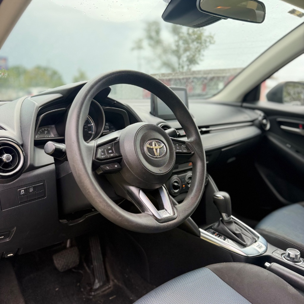 2019 Toyota Yaris LE - Photo 10