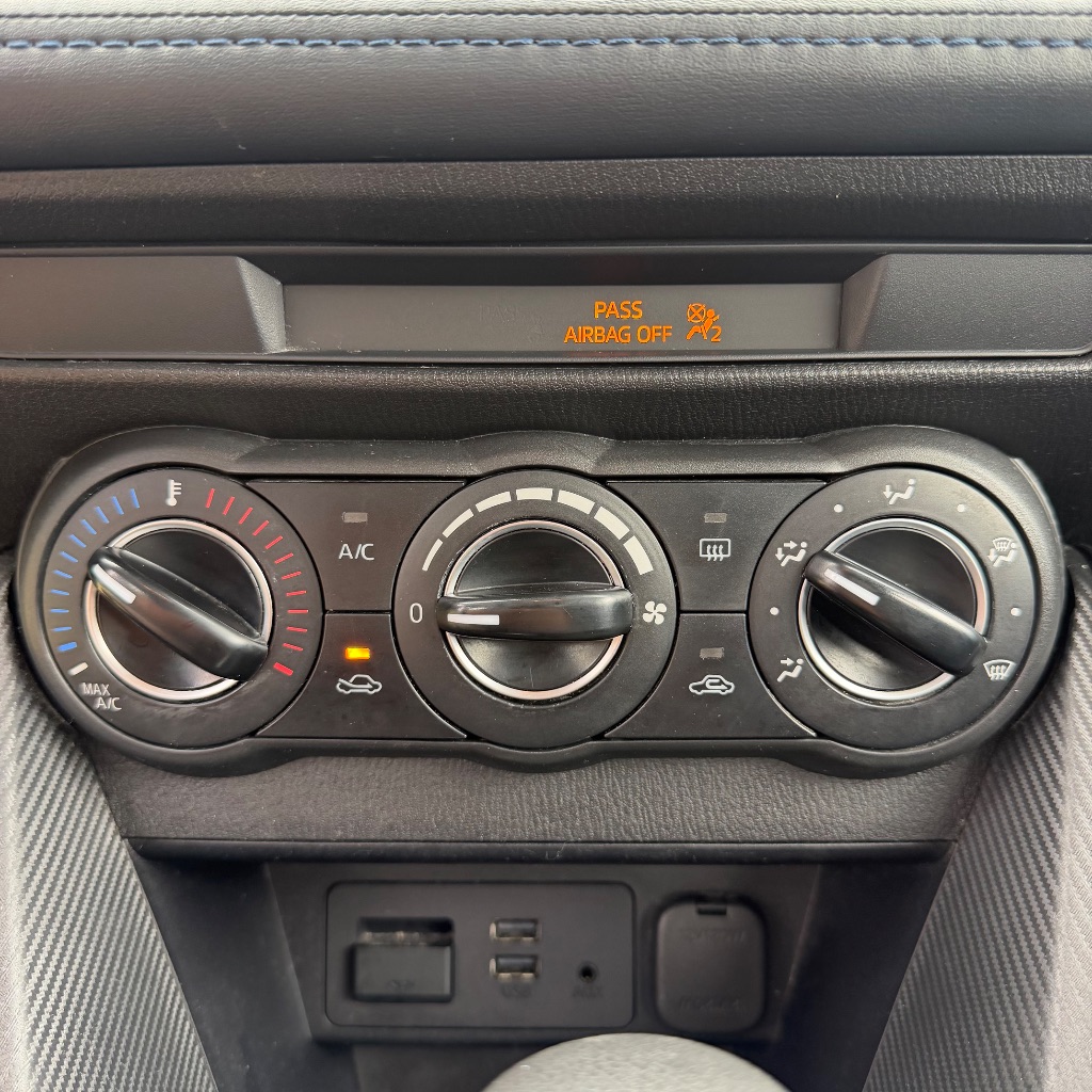2019 Toyota Yaris LE - Photo 22