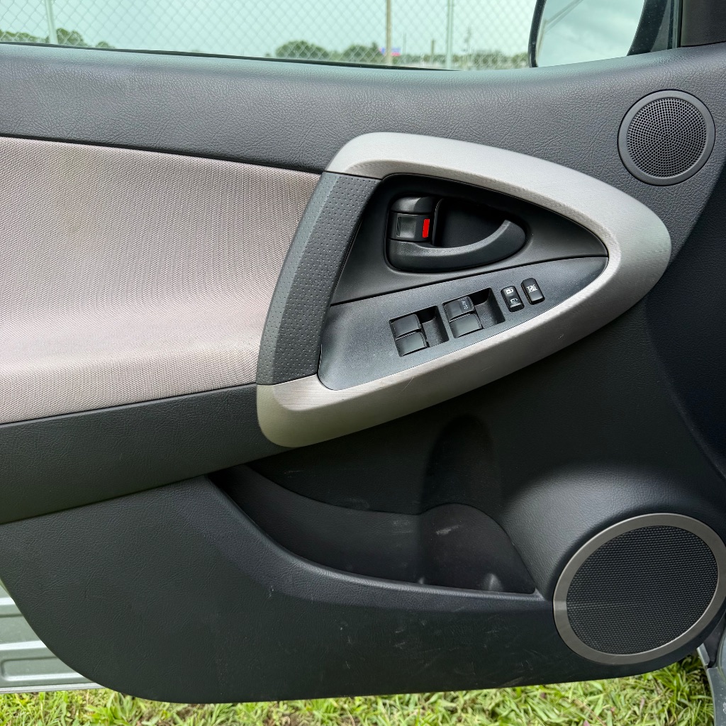 2008 Toyota RAV4 Base - Photo 11