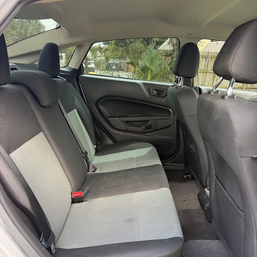 2017 Ford Fiesta S - Photo 16