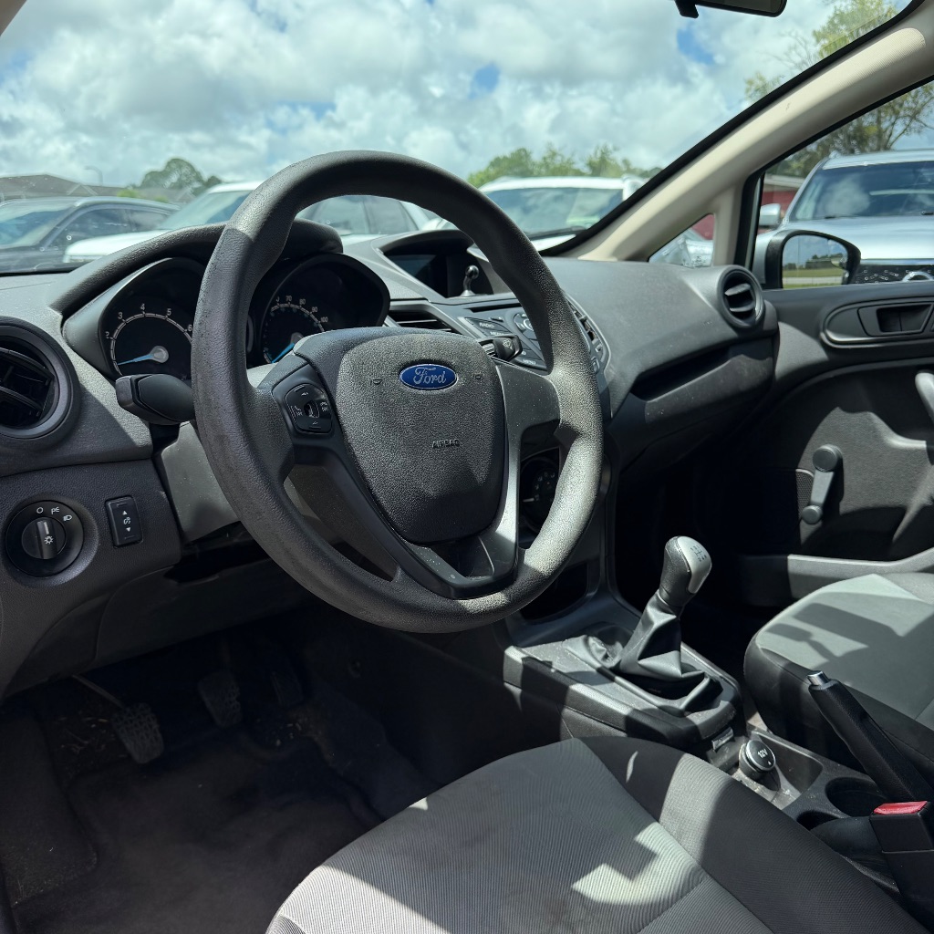 2017 Ford Fiesta S - Photo 11