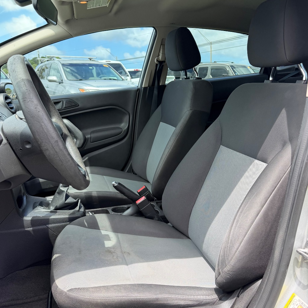 2017 Ford Fiesta S - Photo 10