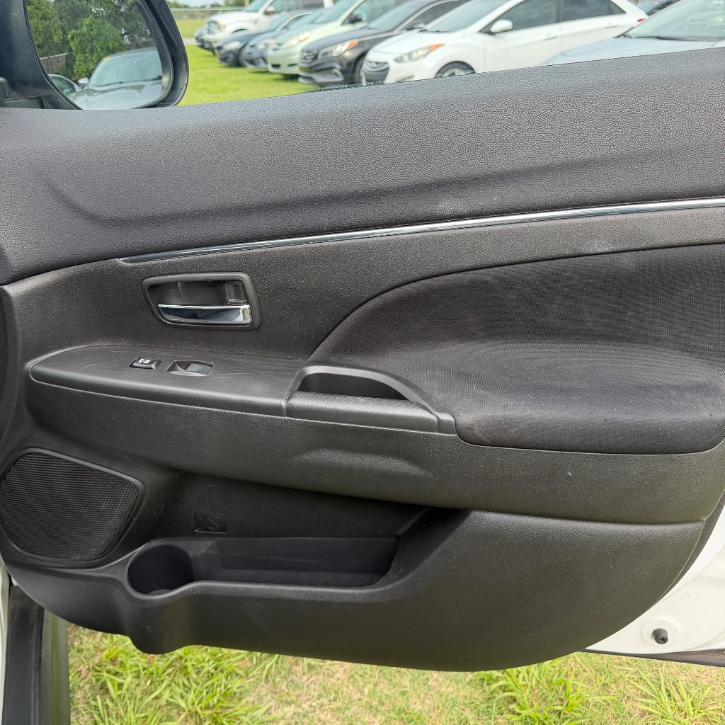 2014 Mitsubishi Outlander Sport SE - Photo 24