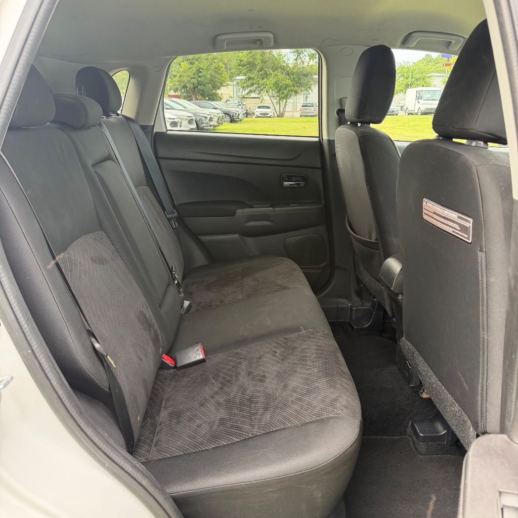 2014 Mitsubishi Outlander Sport SE - Photo 23