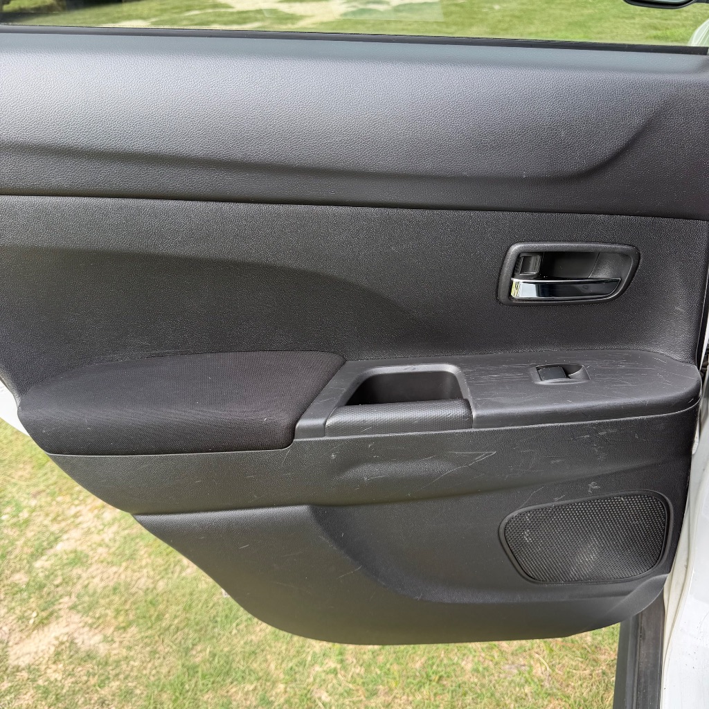 2014 Mitsubishi Outlander Sport SE - Photo 17