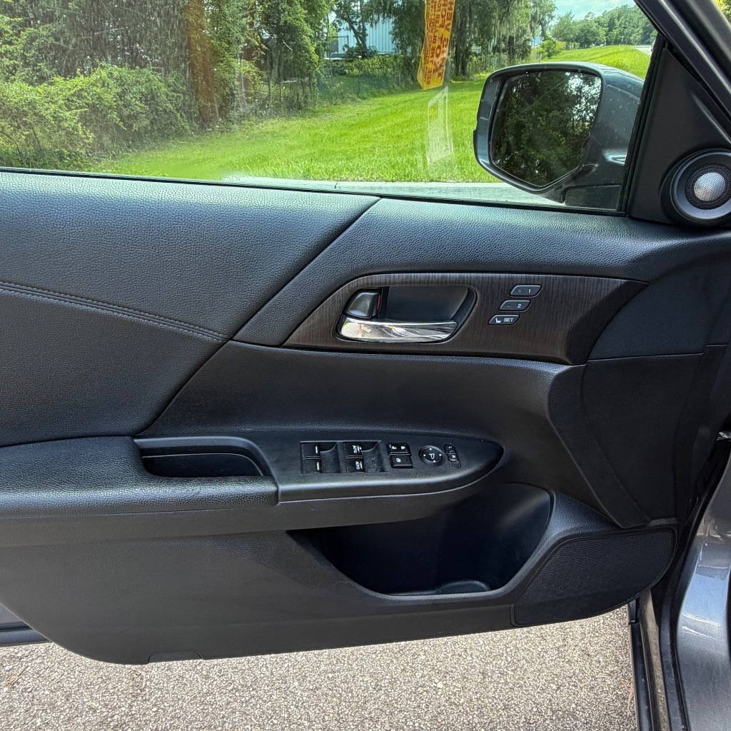 2013 Honda Accord EX-L - Photo 9
