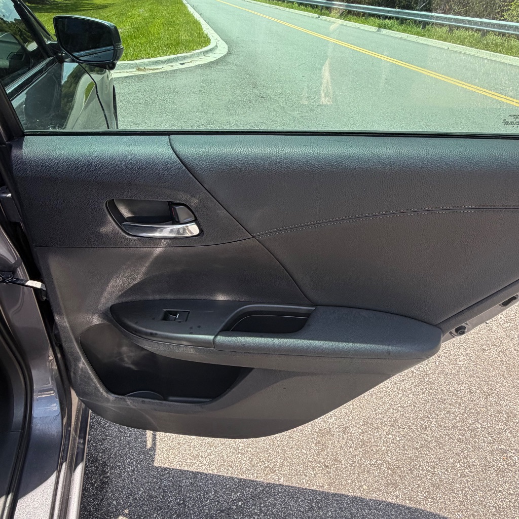 2013 Honda Accord EX-L - Photo 16