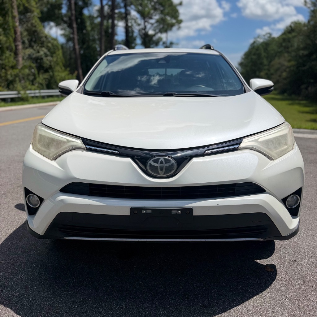 2018 Toyota RAV4 Limited - Photo 8