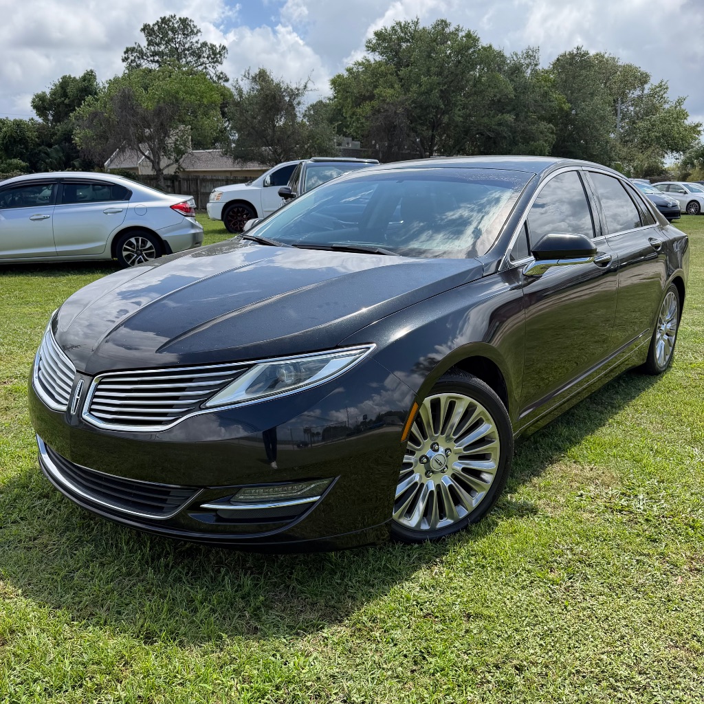 2014 Lincoln MKZ Front Wheel Drive's photo