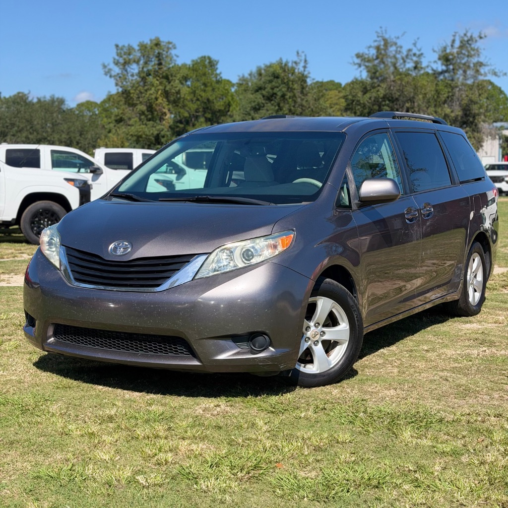 2011 Toyota Sienna LE