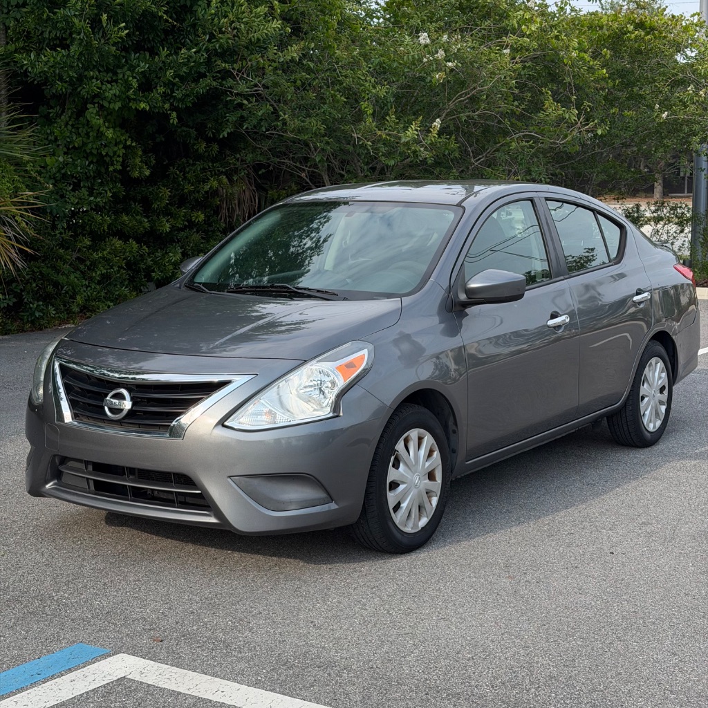 2017 Nissan Versa 1.6 SV CVT's photo