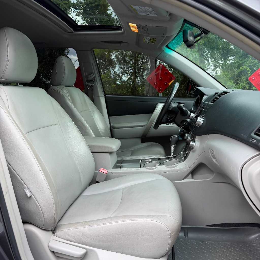 2012 Toyota Highlander SE - Photo 25
