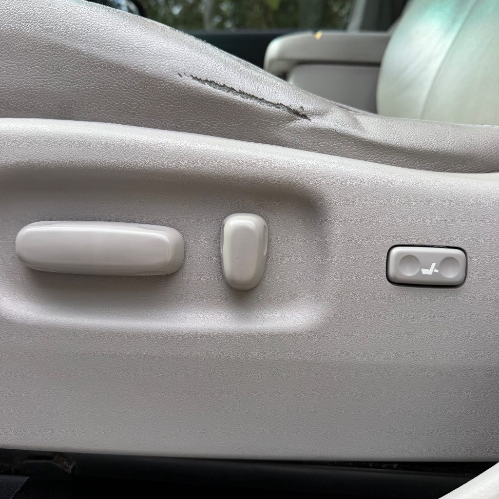 2012 Toyota Highlander SE - Photo 17