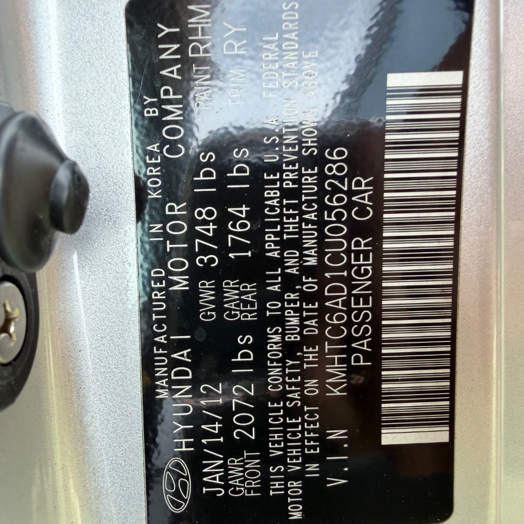 2012 Hyundai Veloster Base - Photo 18