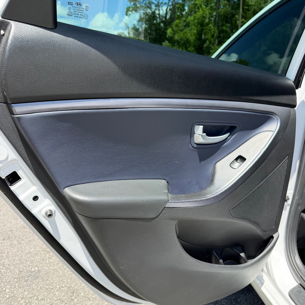 2014 Hyundai Elantra GT Base - Photo 18