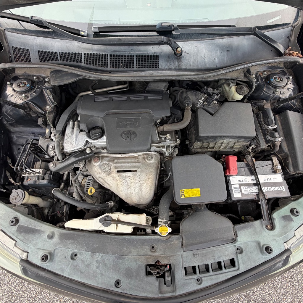 2014 Toyota Camry SE - Photo 20