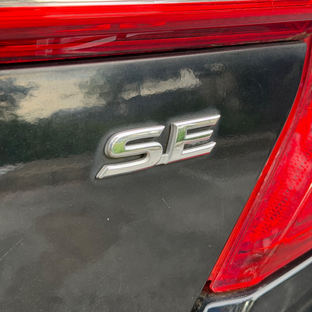 2014 Toyota Camry SE - Photo 23