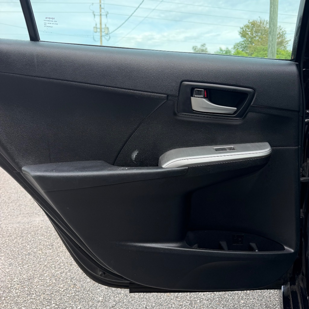 2014 Toyota Camry SE - Photo 11
