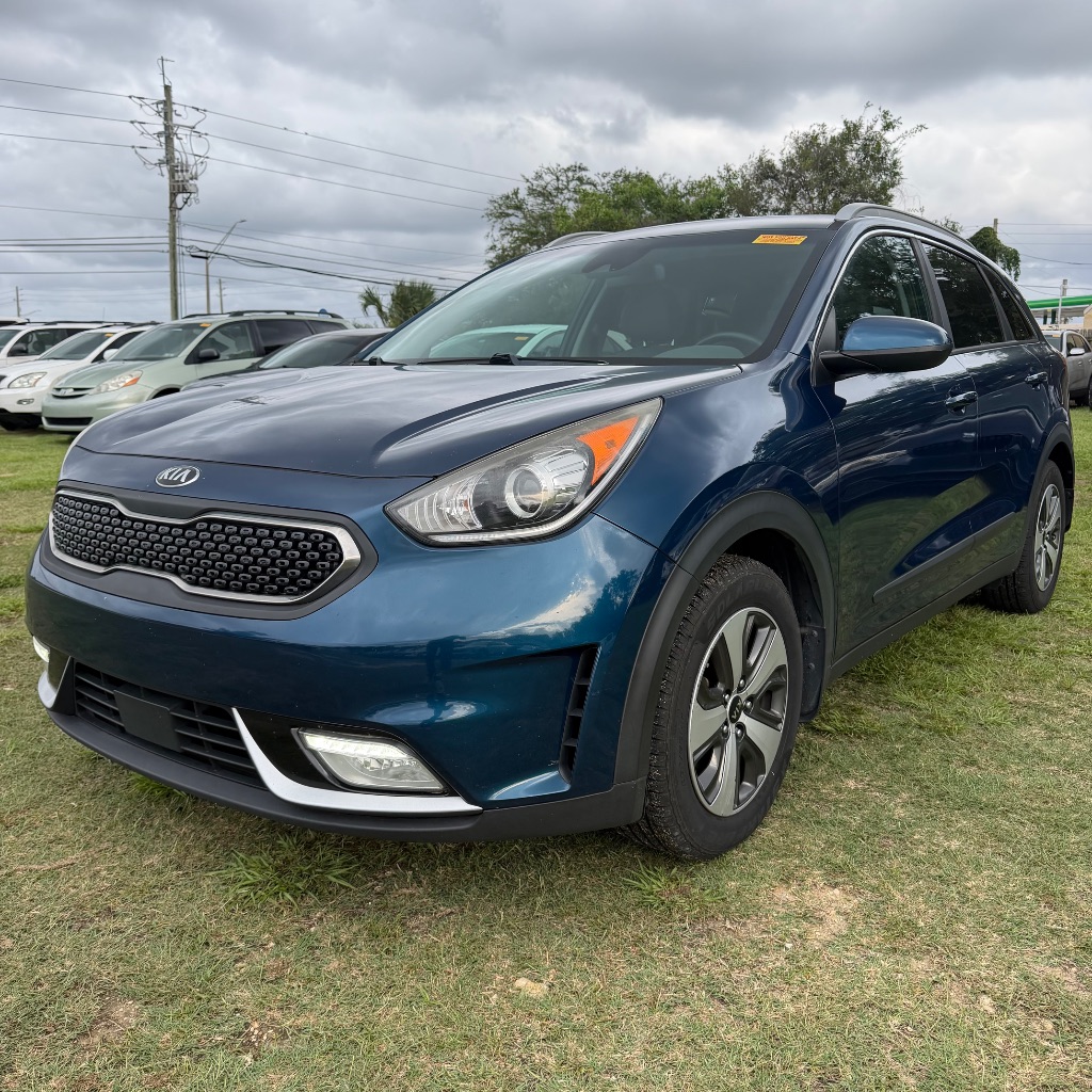 2017 Kia Niro LX's photo